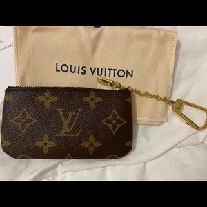 AUTHENTICATED Louis Vuitton Key Pouch Cles